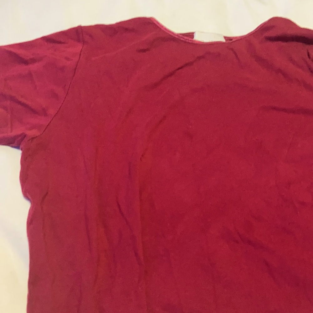 Stretchy red top. Size: L